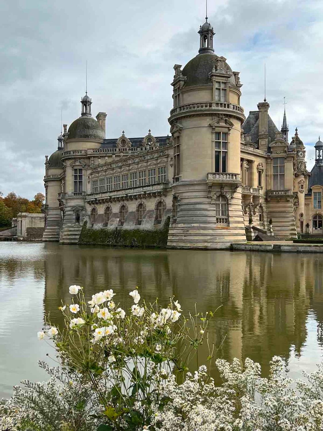 chateau-chantilly-douves-navigation-barques.jpg