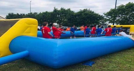 journee-team-building-olympiades-baby-foot-geant.jpg