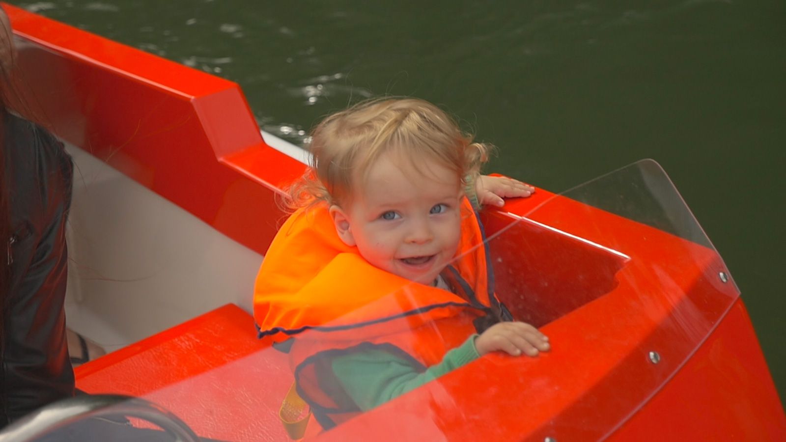 mini_bateau-electrique-enfant-chateau-chantilly.jpg