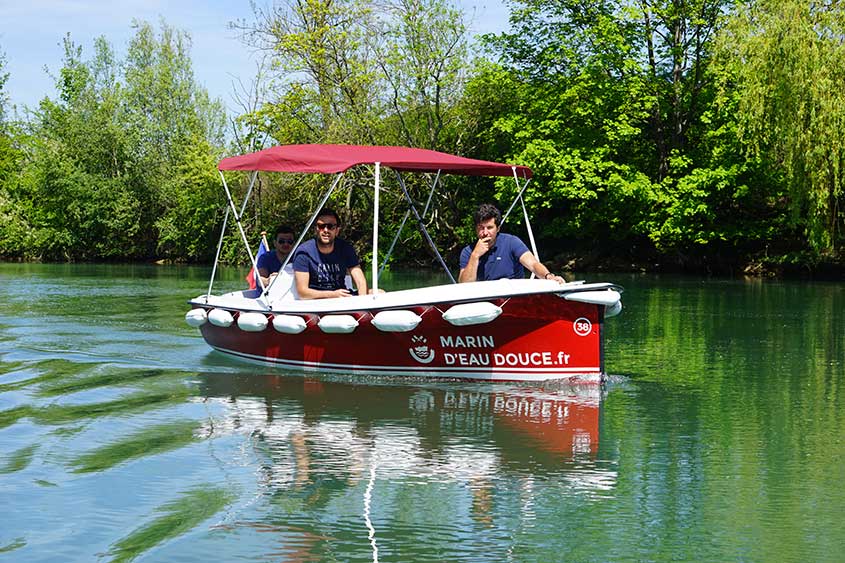 mise-au-vert-sur-la-marne-en-bateaux-eletriques-et-sans-permis.jpg