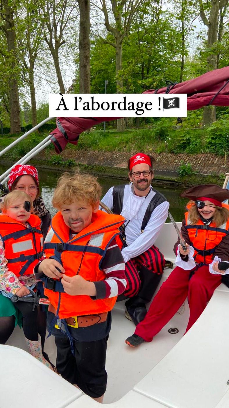petites-pirates-anniversaires-bateau-electrique-marindeaudouce.jpg